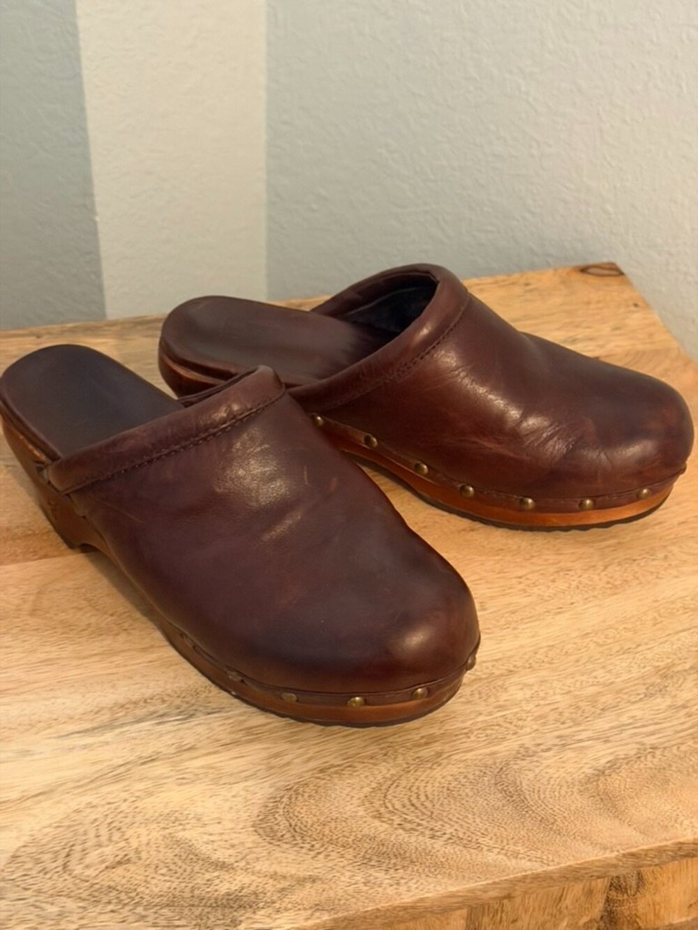 Frye Clara Campus Leather Clogs - Studded - Size 7.5 Wooden Slip On Mules Boho